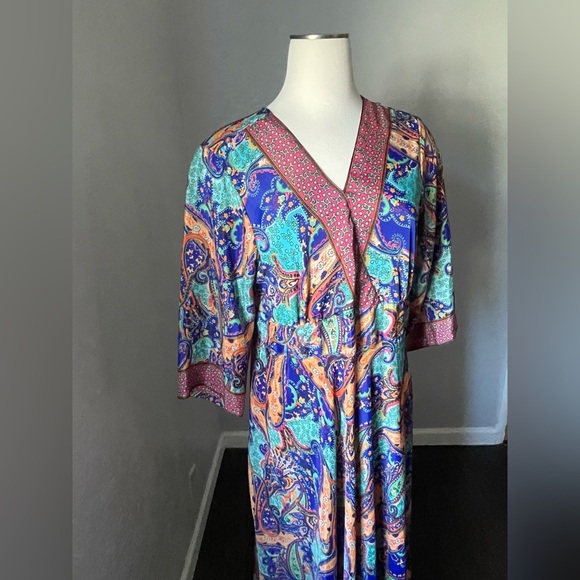 Colorful Paisley Maxi Dress - Picture 3 of 8